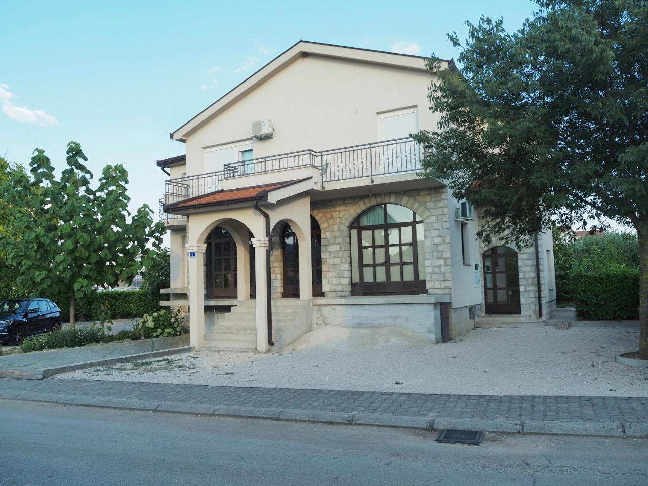 Apartment Ivan-Experience 3 Bedrooms Ljubuski Luaran gambar